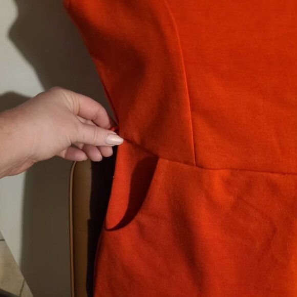 Pretty coral body con dress. - Picture 4 of 6